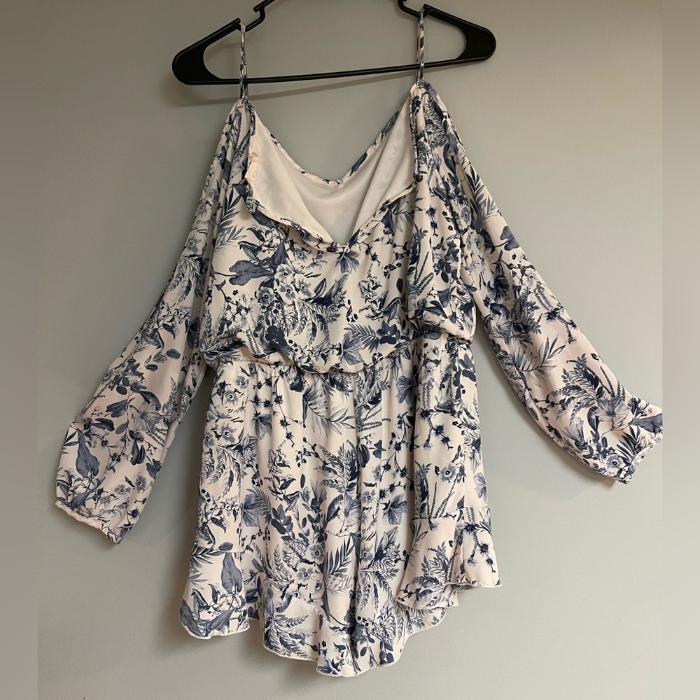 Blue and White Altar’d State Romper - Picture 7 of 7